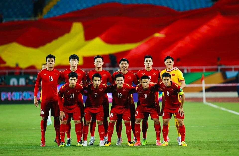 Lương cầu thủ bóng đá cao nhất việt nam là những ai?